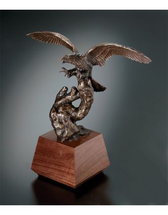 Eagle Statue about to land