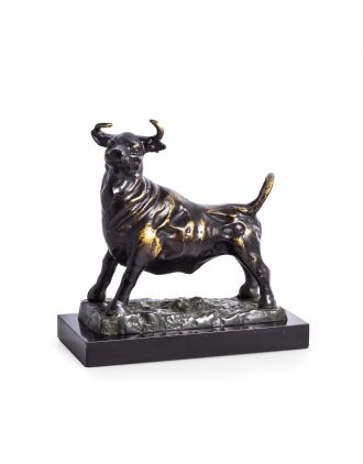 Majestic Bull Statue