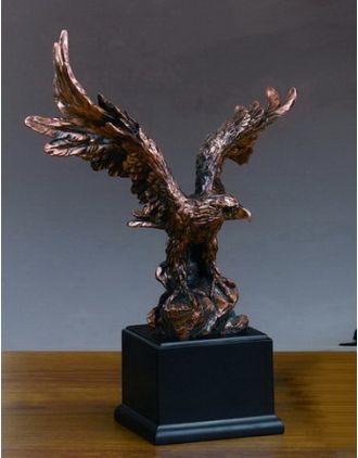 impressive Eagle Statue
