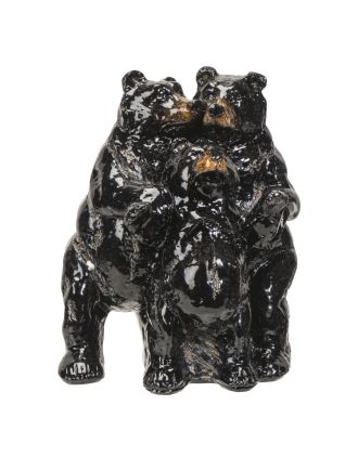 bear family hug statue